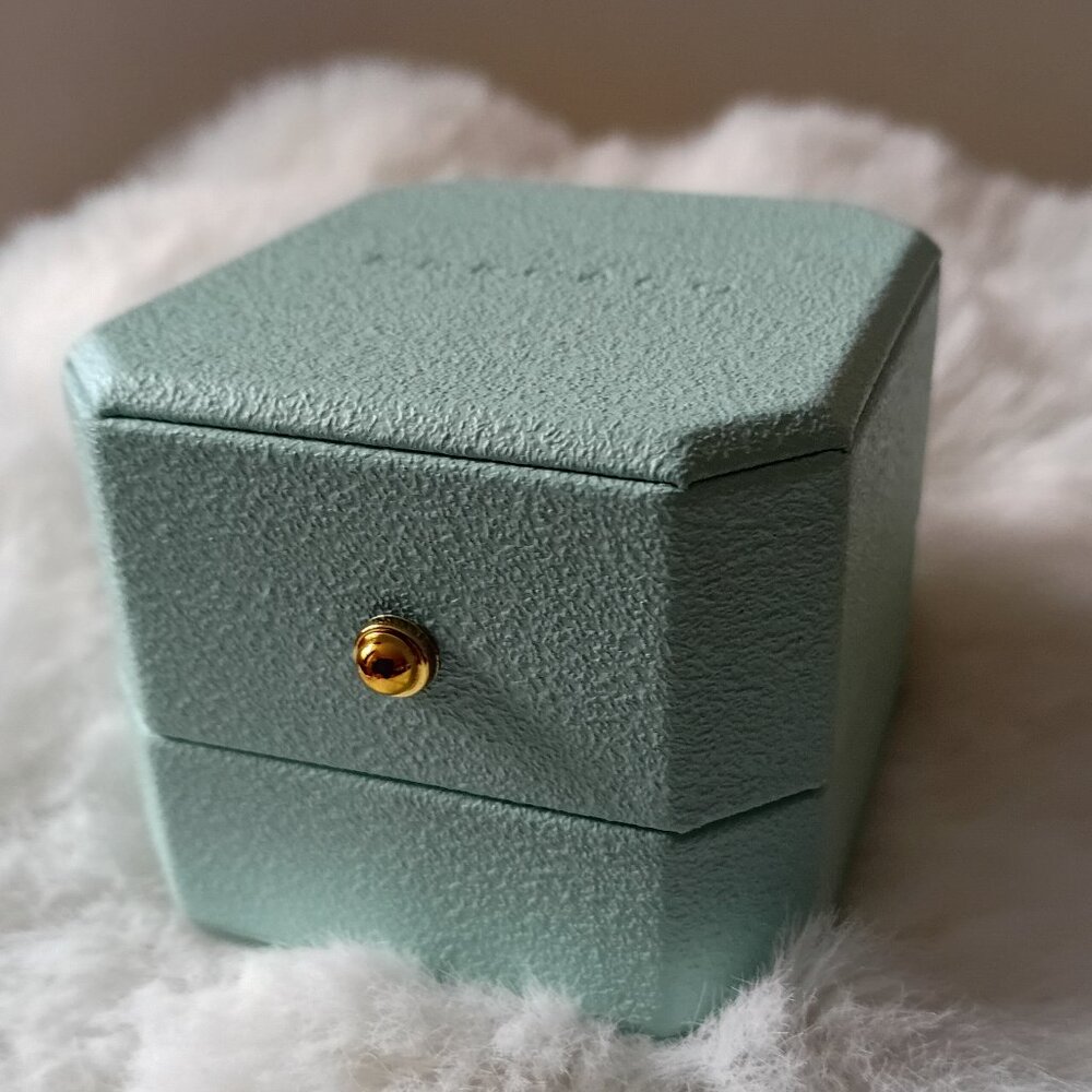 💍 Soft Turquoise Faux Leather Ring Box NEW